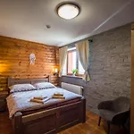 Ranch Jestrebice Vendégház 4*