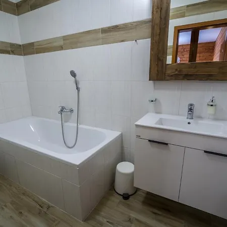 Gasthuis Ranch Jestrebice 4*