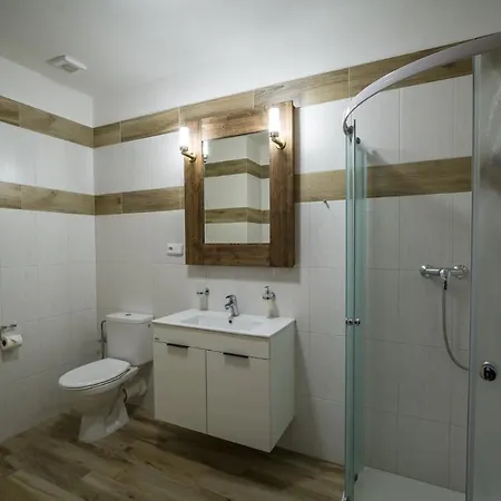 Ranch Jestrebice Pensión 4*