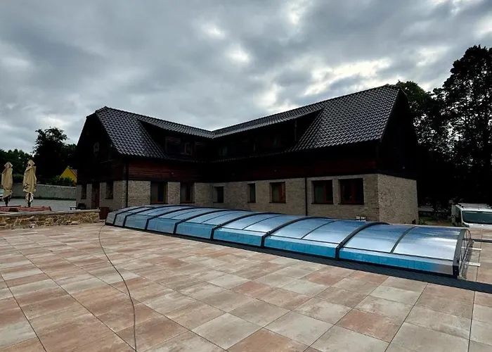 Ranch Jestrebice بيت ضيافة 4*